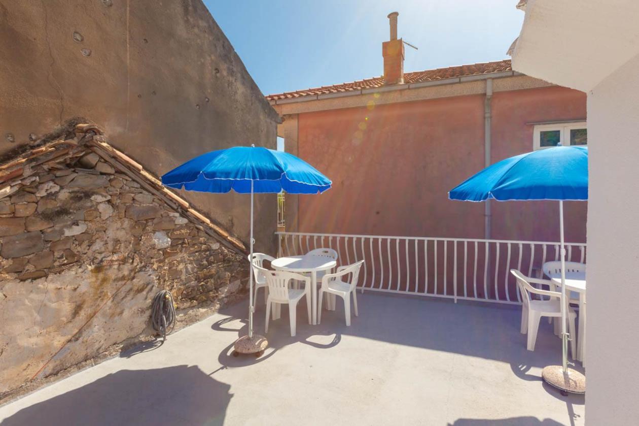 Apartmani Marija Podgora Exteriör bild